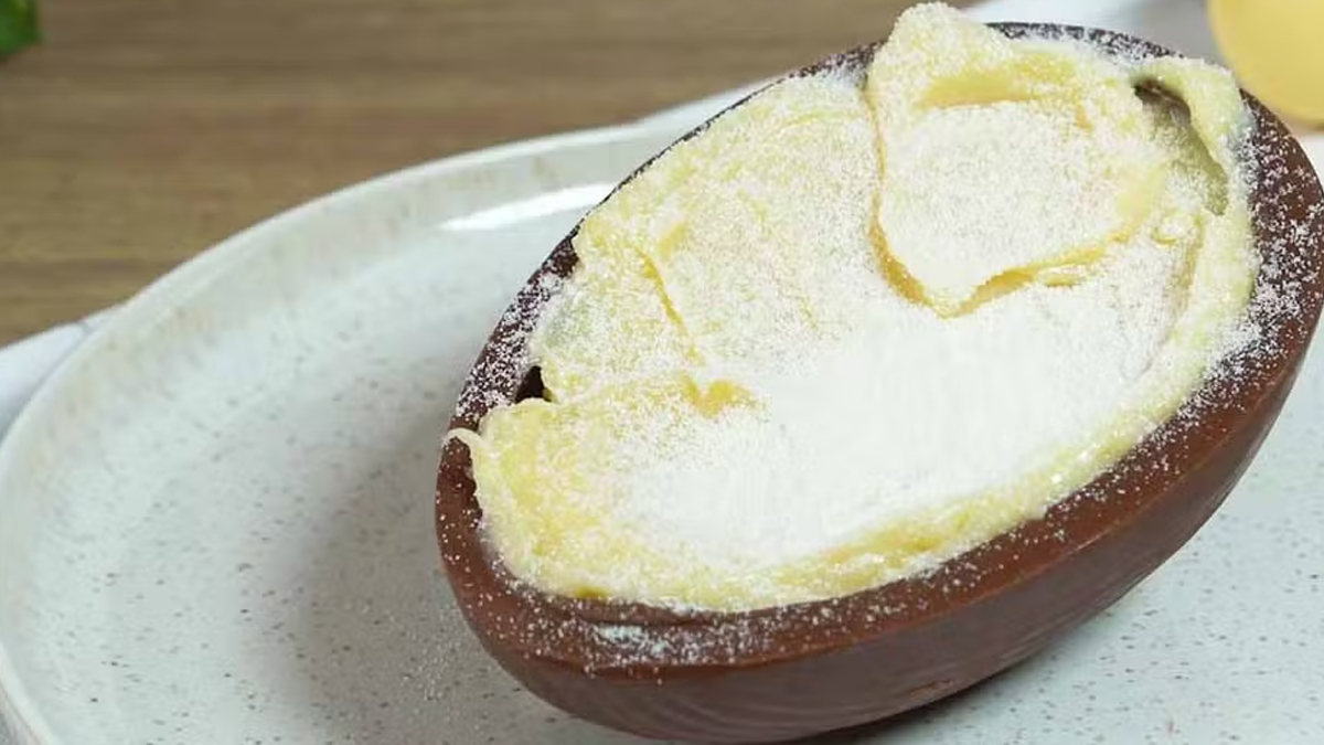Ovo de Colher com Toque Especial Recheio de Leite em Pó Que Derrete na Boca