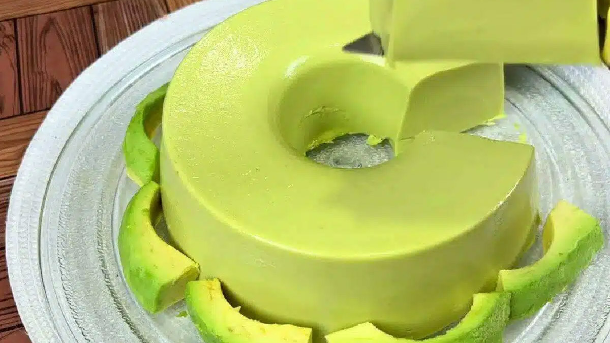 Receita Rápida Como Fazer Sobremesa de Abacate em Menos de 5 Minutos!